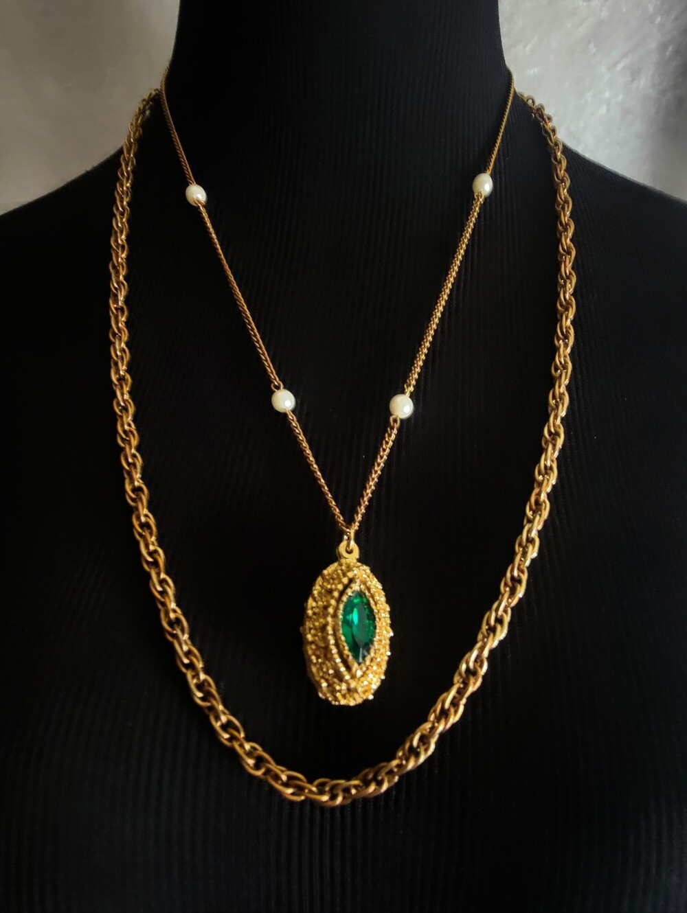 Vintage Layered Gold Tone Necklace Green Rhinestone Pendant Faux Pearl Statement
